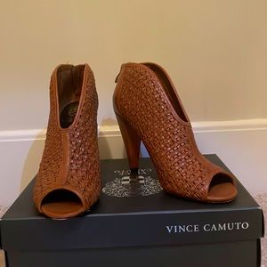 Vince Camuto Summer Brown Bootie 8.5M
